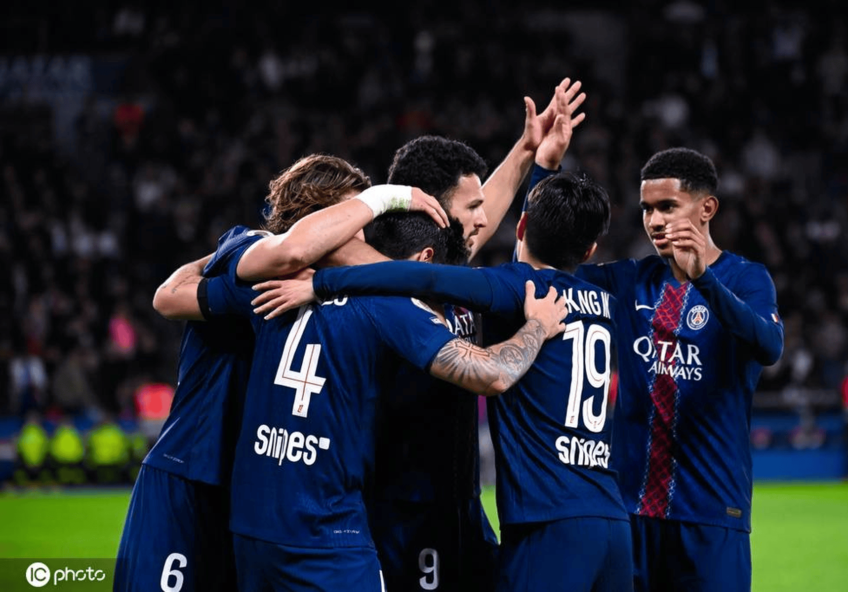 雷霆快船裁判报告：漏吹亚历山大对祖巴茨犯规