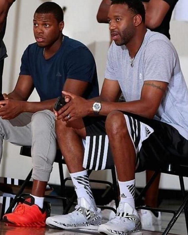 三年销量目标 超英派遣中心玩家数突破200万