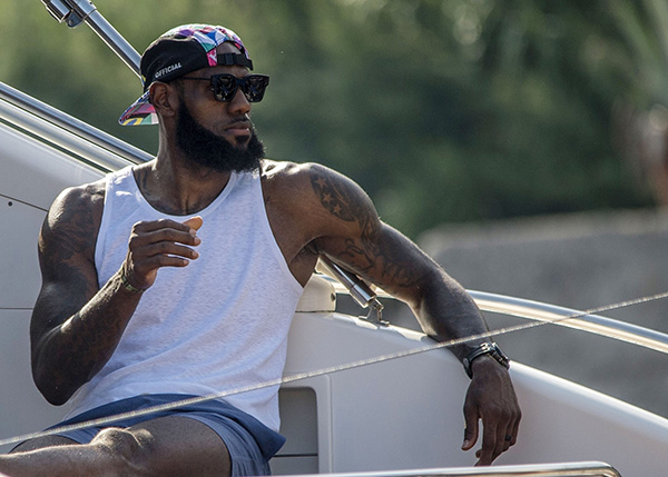 世界室内田径锦标赛：中国摘2金1银