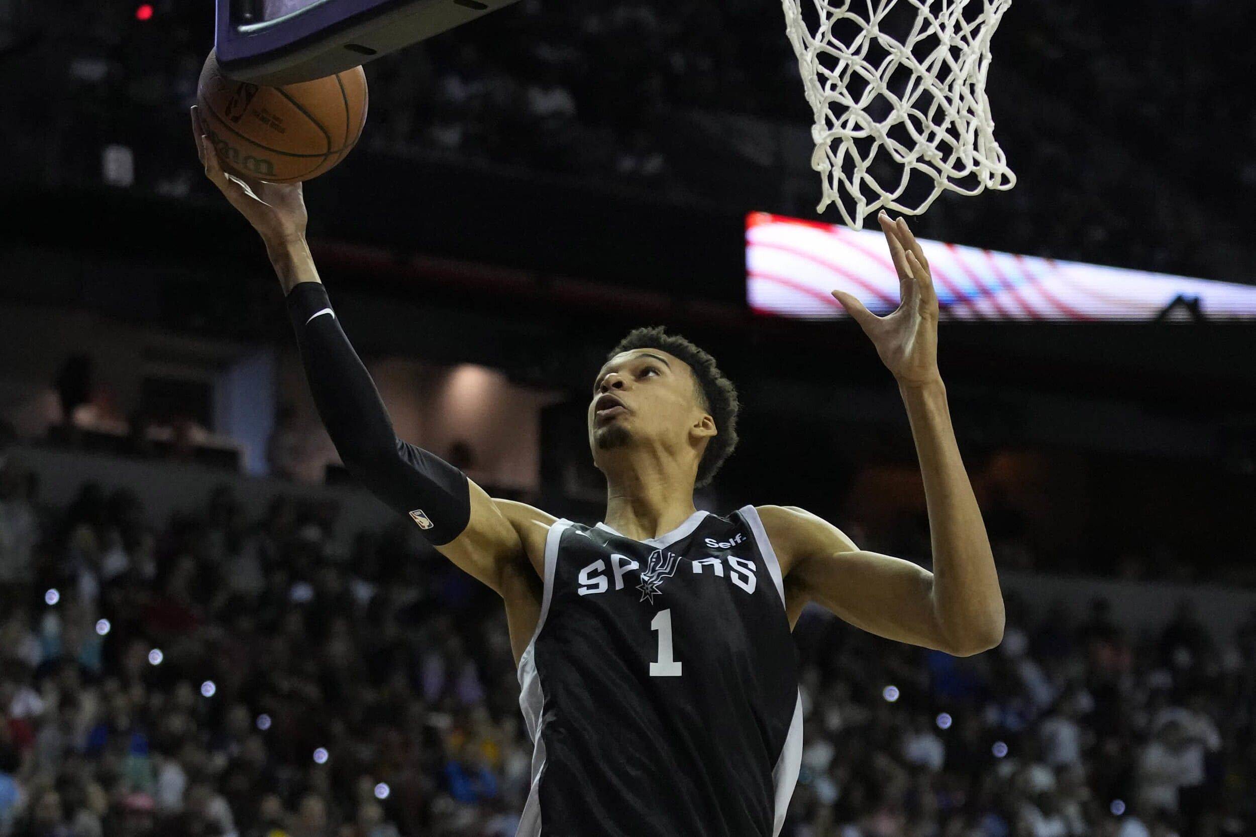 李章洙回渝参加足协杯夺冠25周年纪念赛，感慨儿子当年才初中