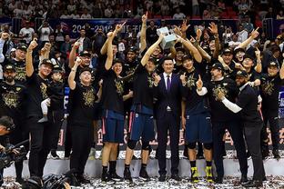 [NBA]“东詹”合砍68分 湖人赢球晋级